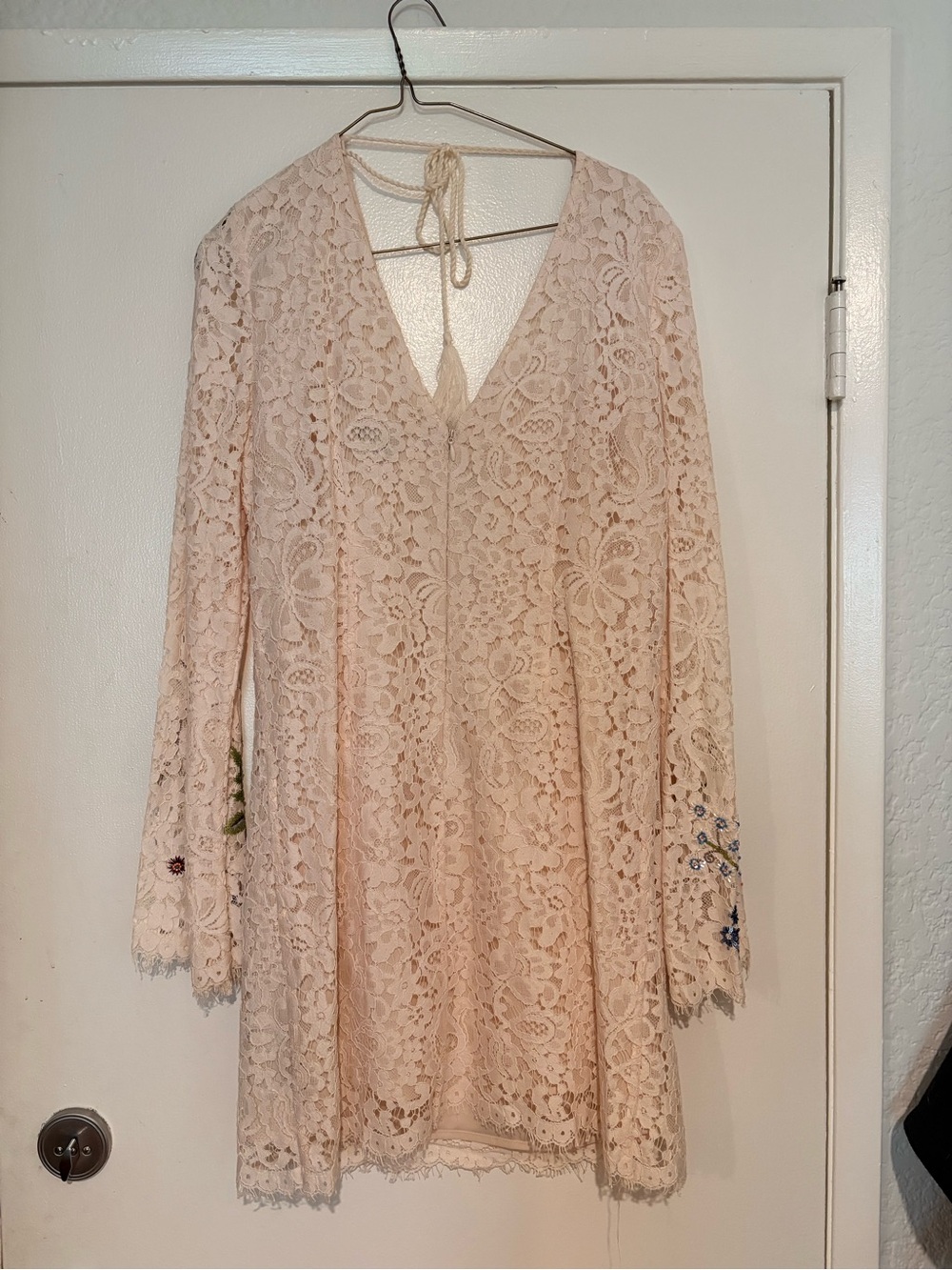 Guess by Marciano Cream Lace V-Neck Long Sleeve Mini Dress with Floral Accent - Picture 4 of 4